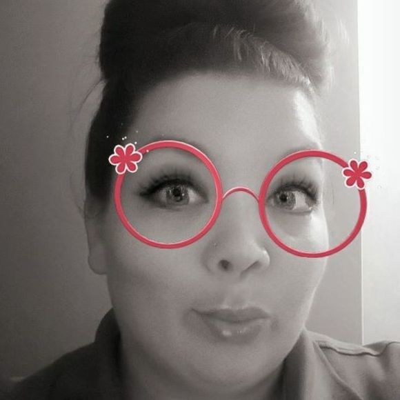Meet the Posher Other - Meet your Posher, Nicole